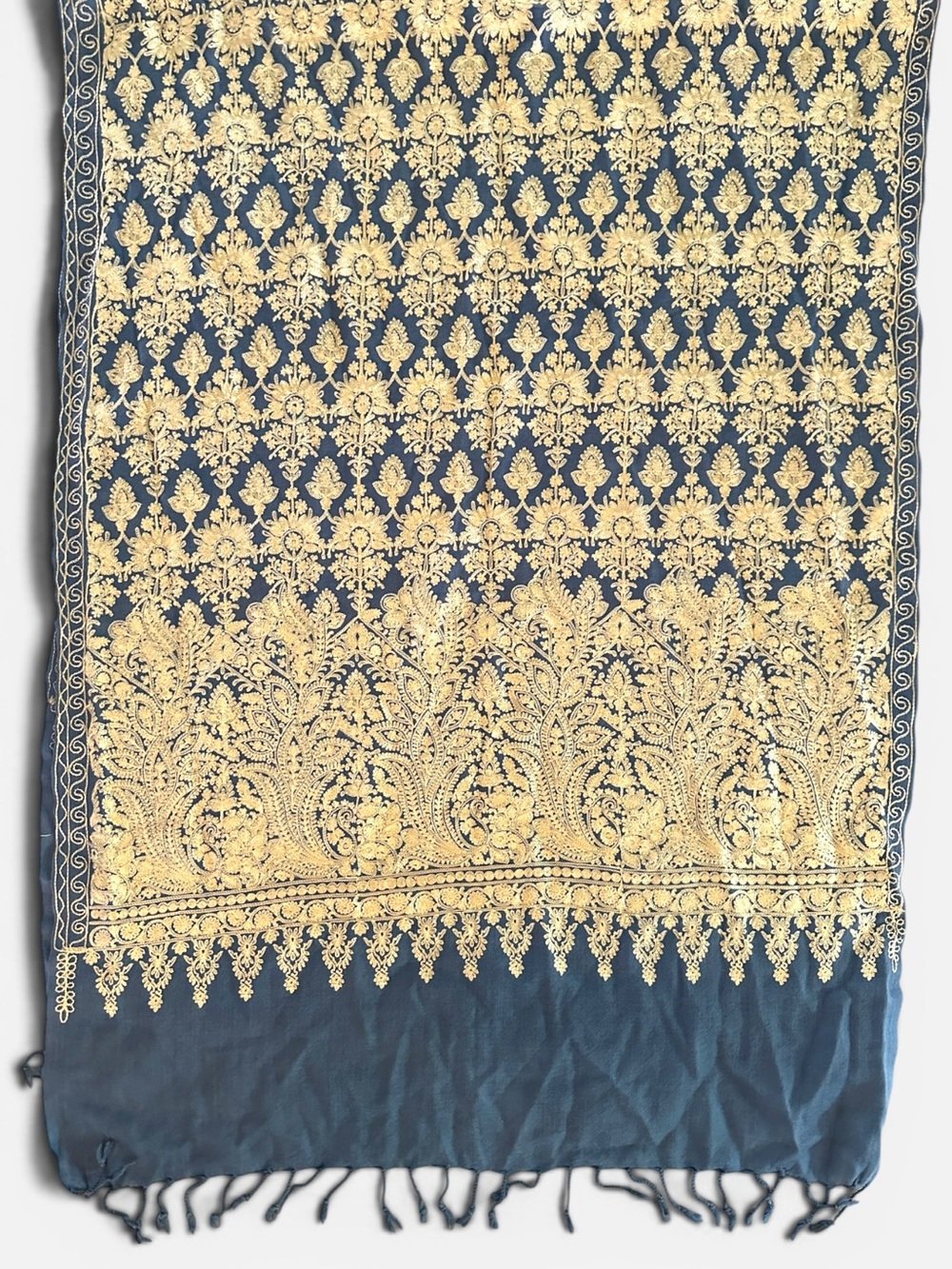 VINTAGE EMBROIDERED WRAP SCARF BEAUTIFUL 74”x28”